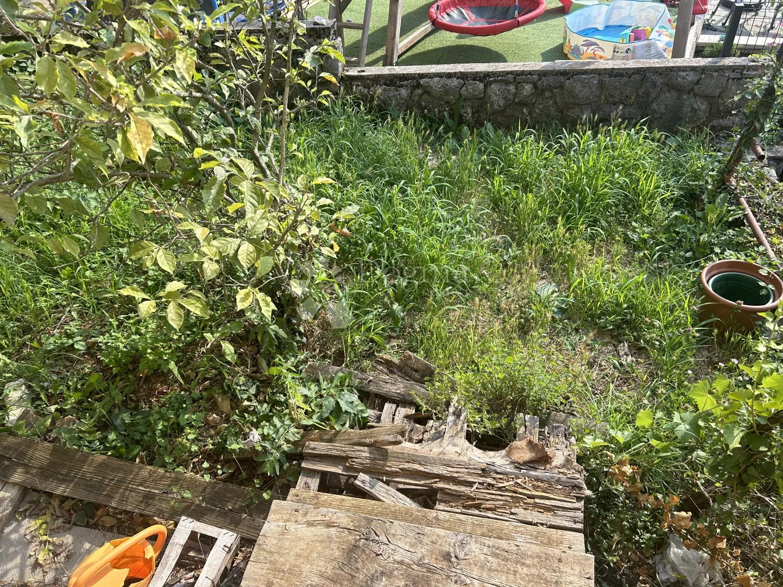 kastav dvojna kuća sa tri stana - slika 11