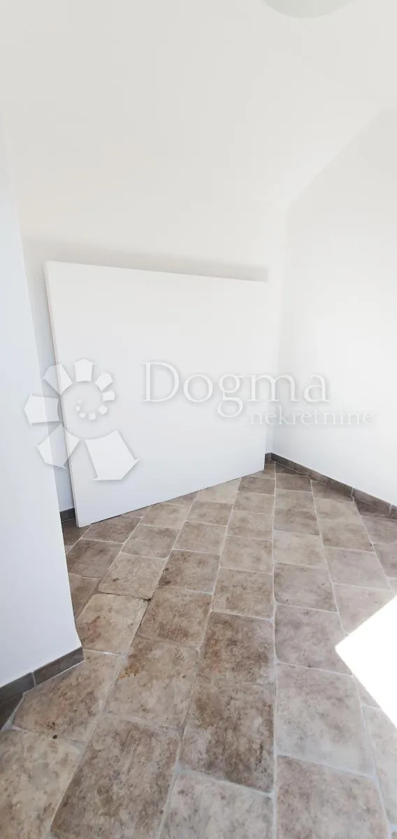 drenova, etaža kuće sa dva odvojena stana i okućnicom - slika 7