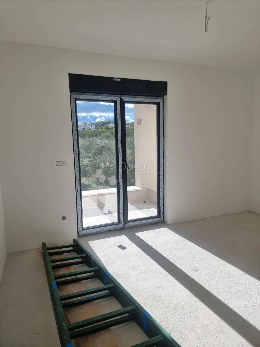 vodice - moderna villa s bazenom - slika 16