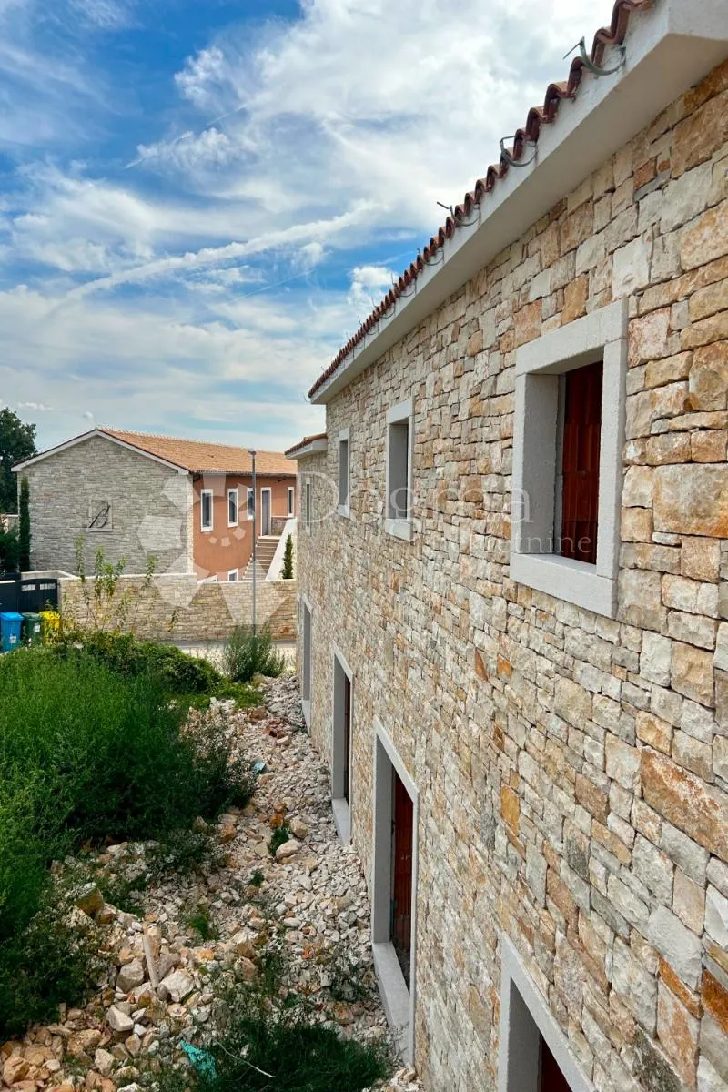 kanfanar,oklica, vrhunska rekonstrukcija kamene kuće s pogledom na more - slika 11