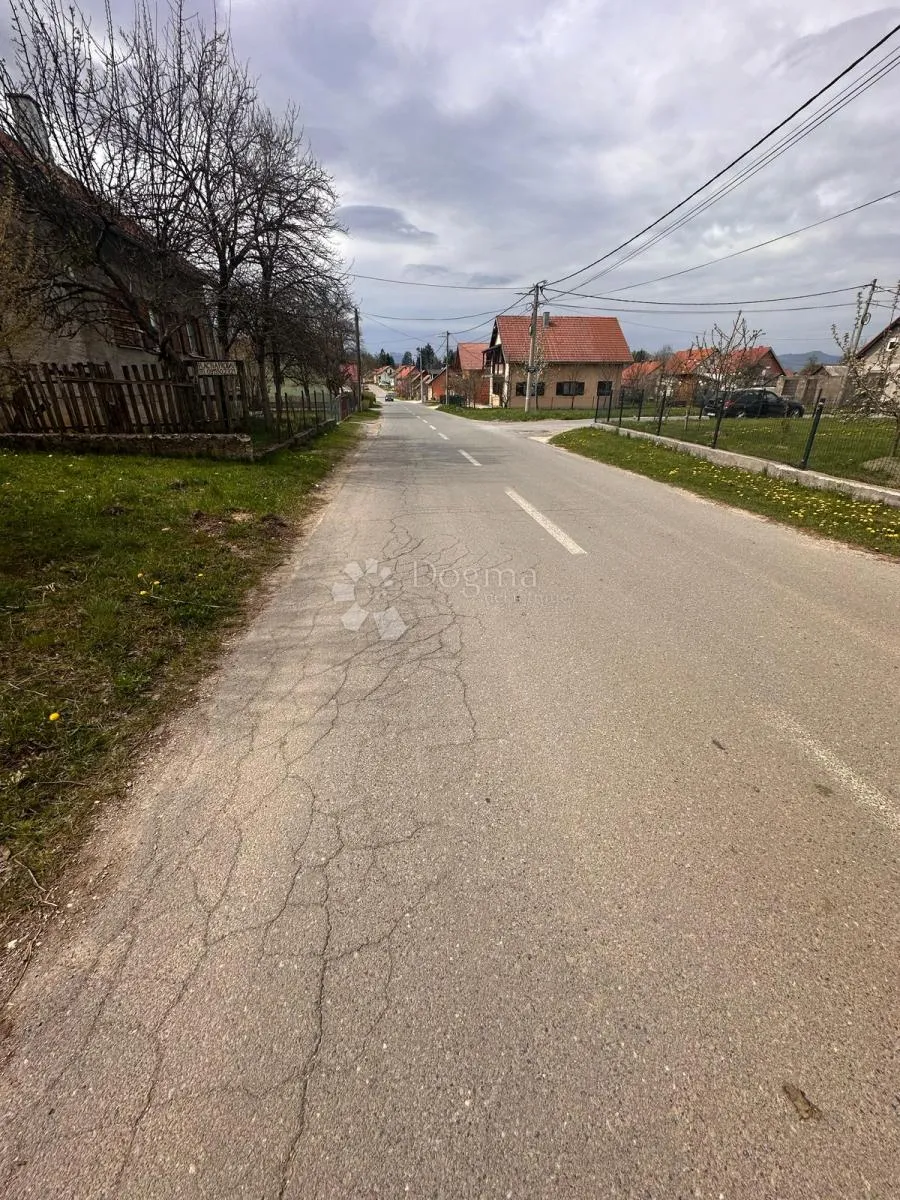 građevinsko zemljište blizina centra s ucrtanim objektima - slika 9