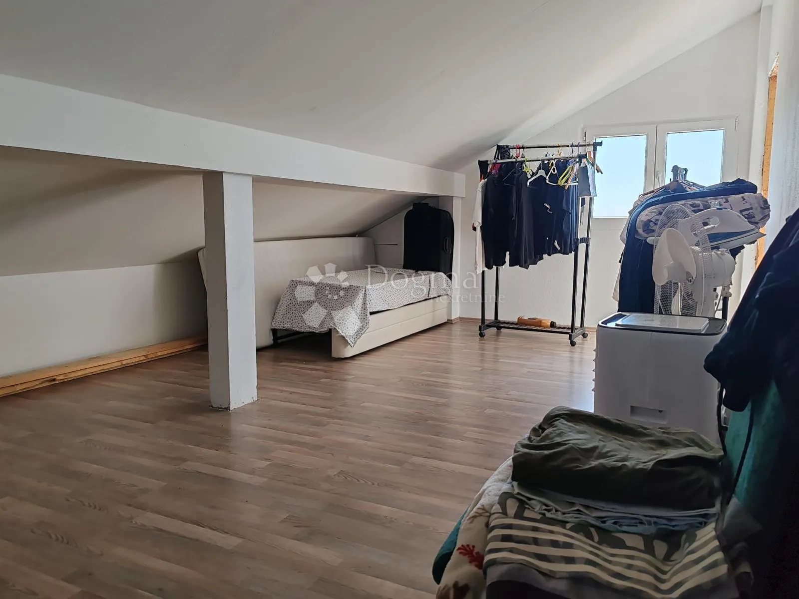 trosoban stan s 2 balkona i terasom - crno, zadar - slika 5