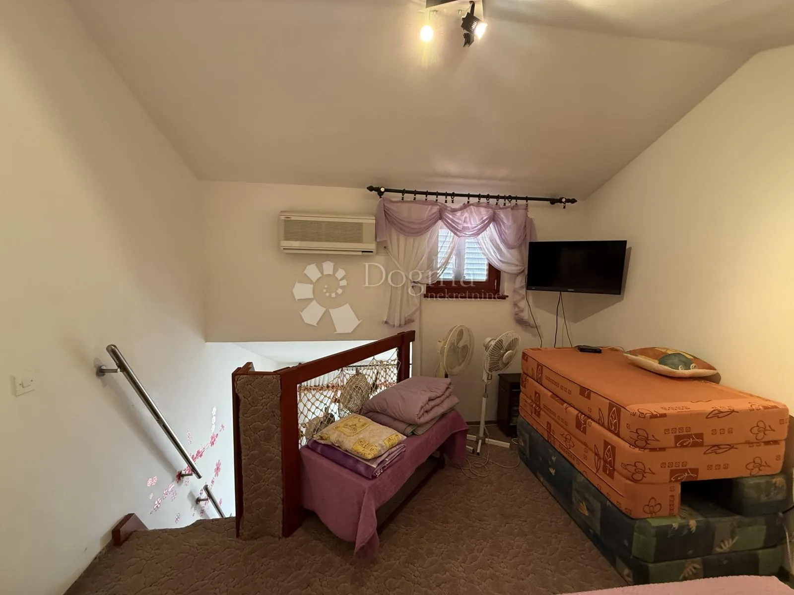 apartman dvoetažni stinica velika terasa pogled more - slika 14