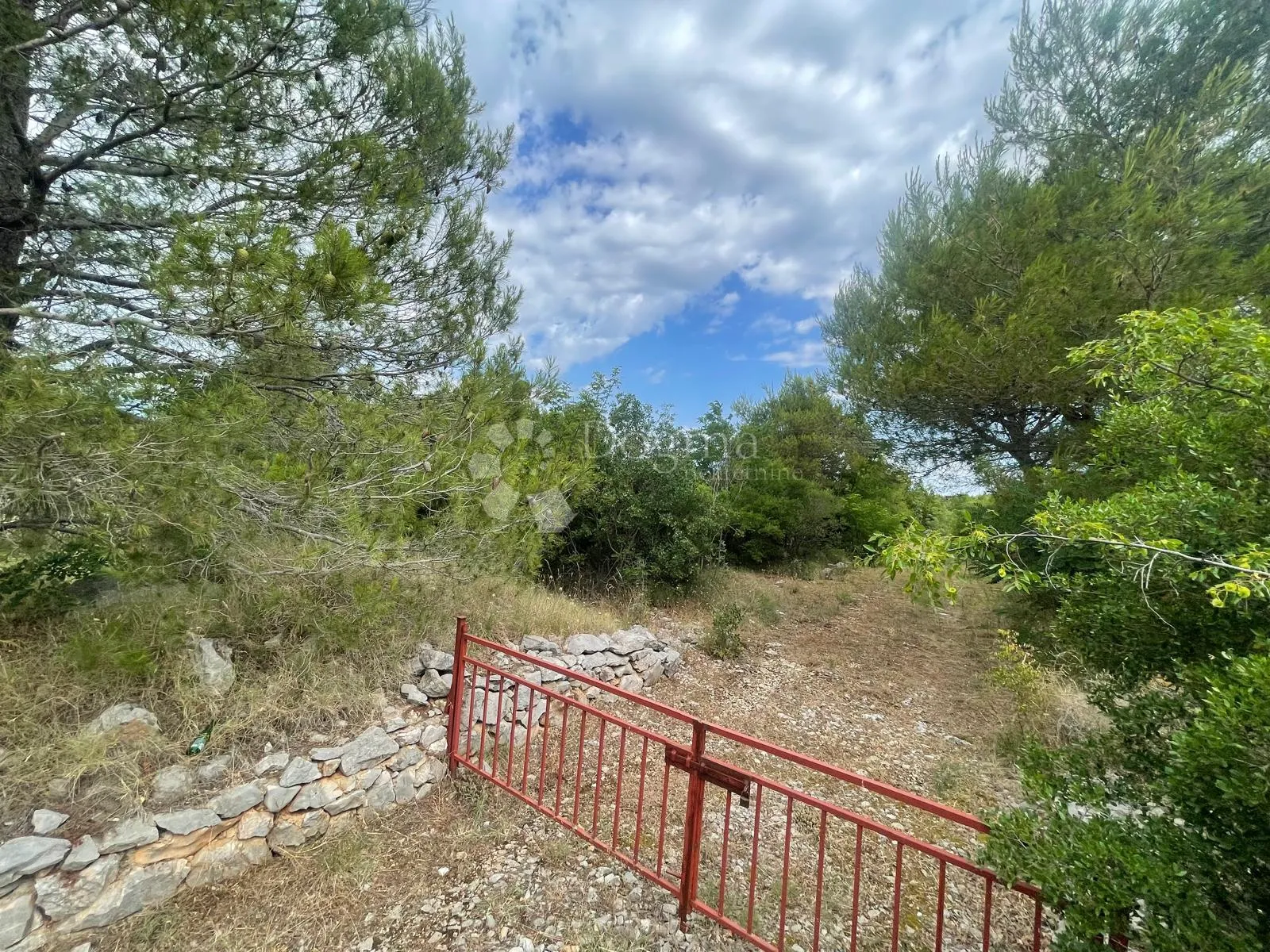 vodice - građevinsko zemljište na atraktivnoj lokaciji - slika 12