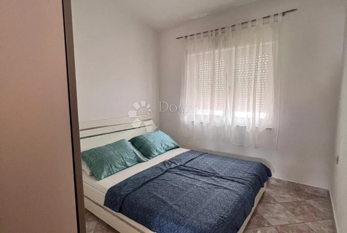 prodaje se namješten apartman na otoku viru! - slika 10