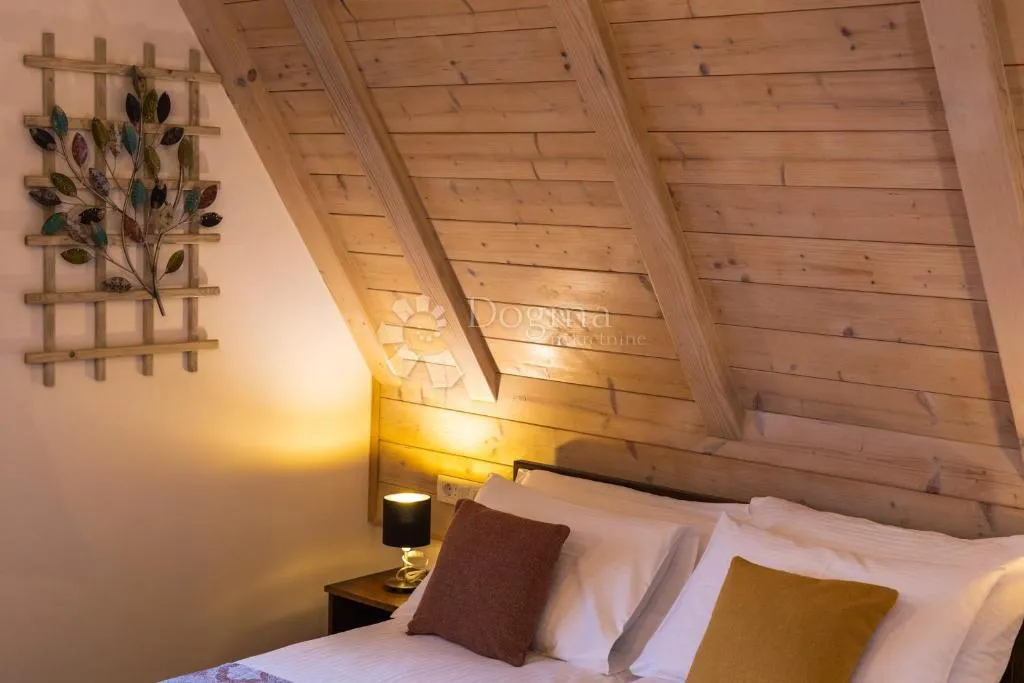 odličan manji hotel sa uigranim poslom - slika 46