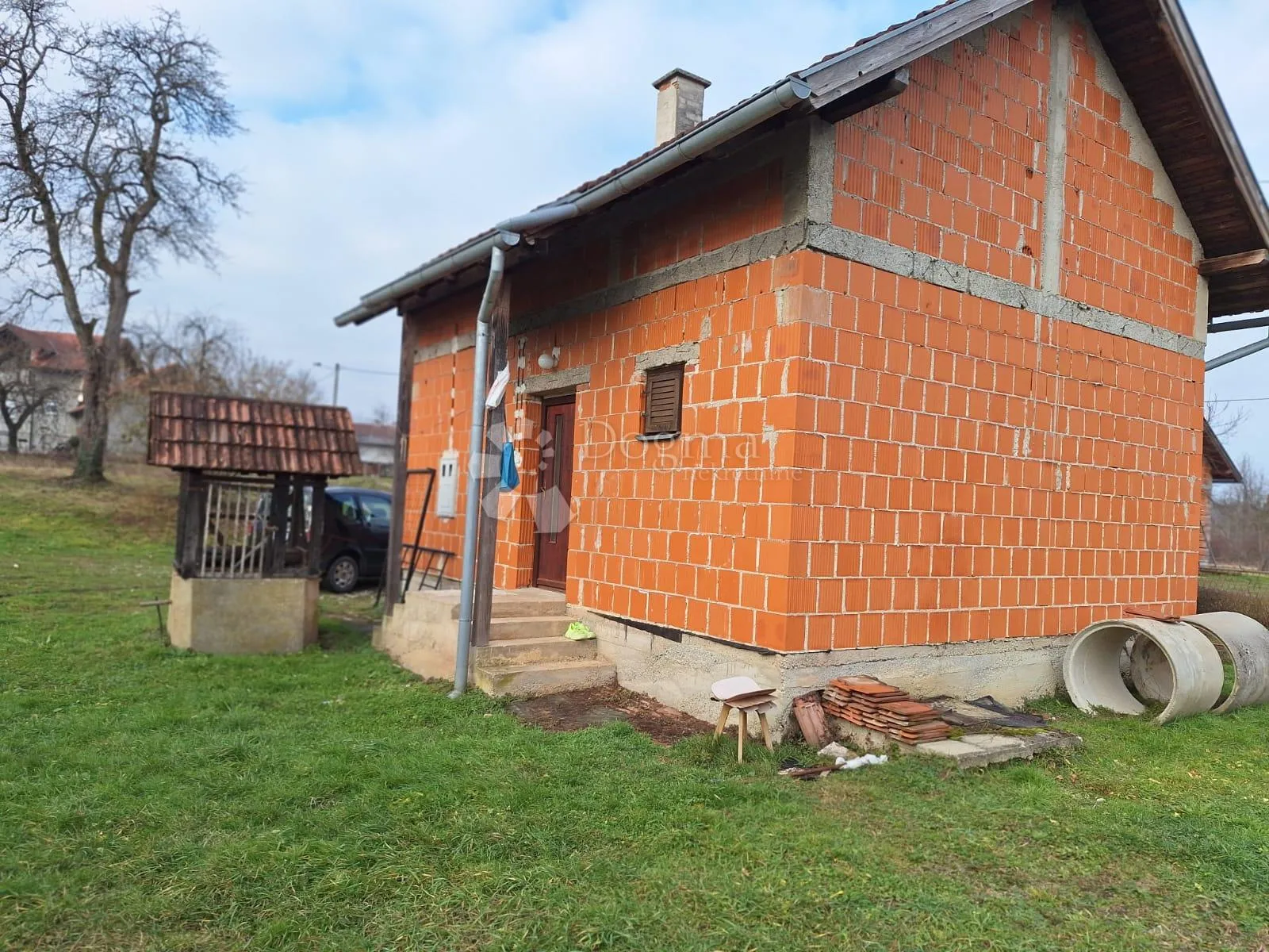 topusko novija kućica kraj rijeke i toplica - slika 4