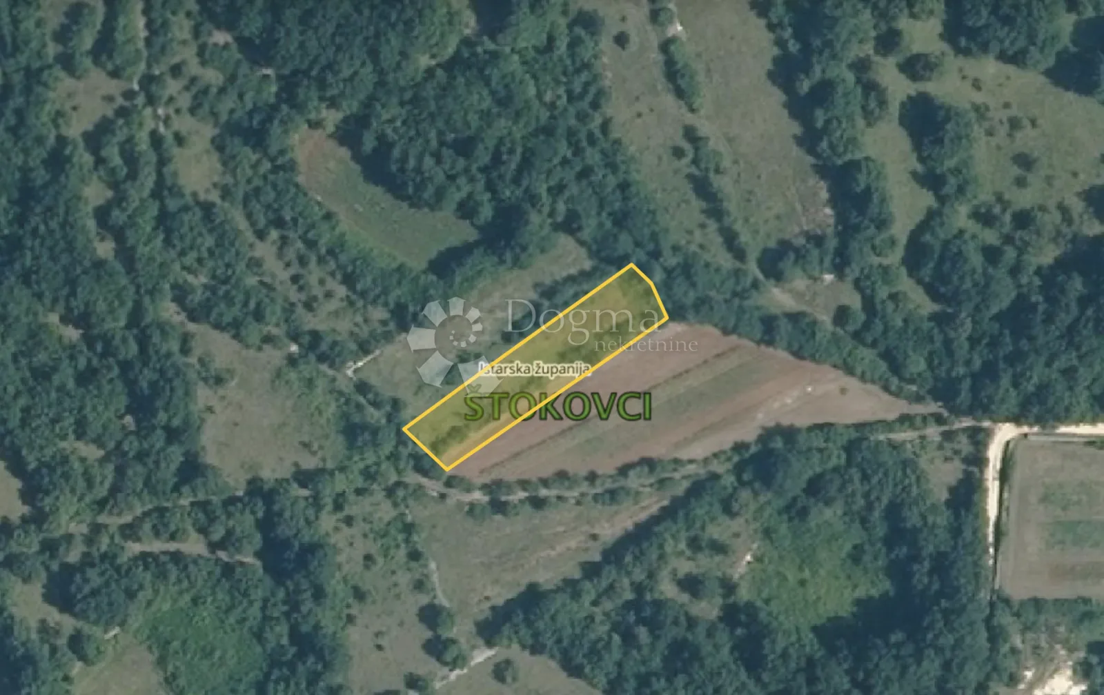 pravilna parcela od 1.081 m² u srcu istre - slika 1