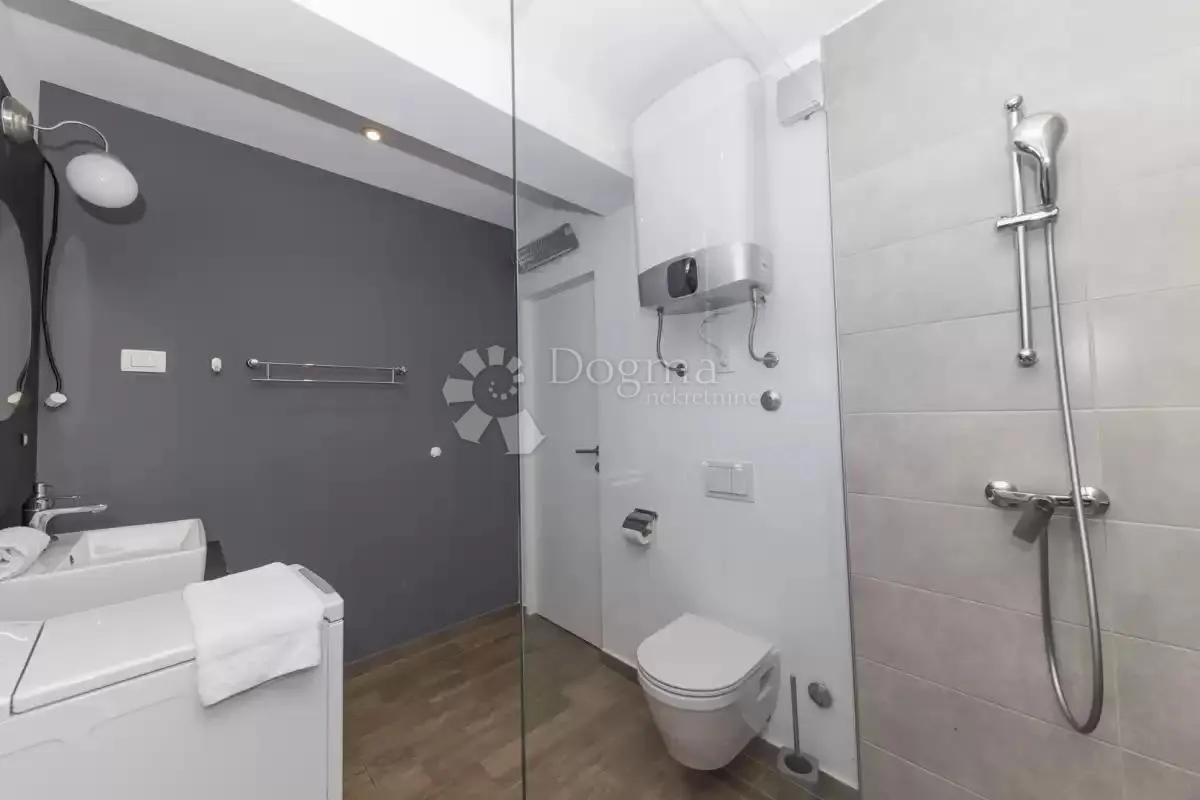 moderna villa sa bazenom- žerava - slika 18