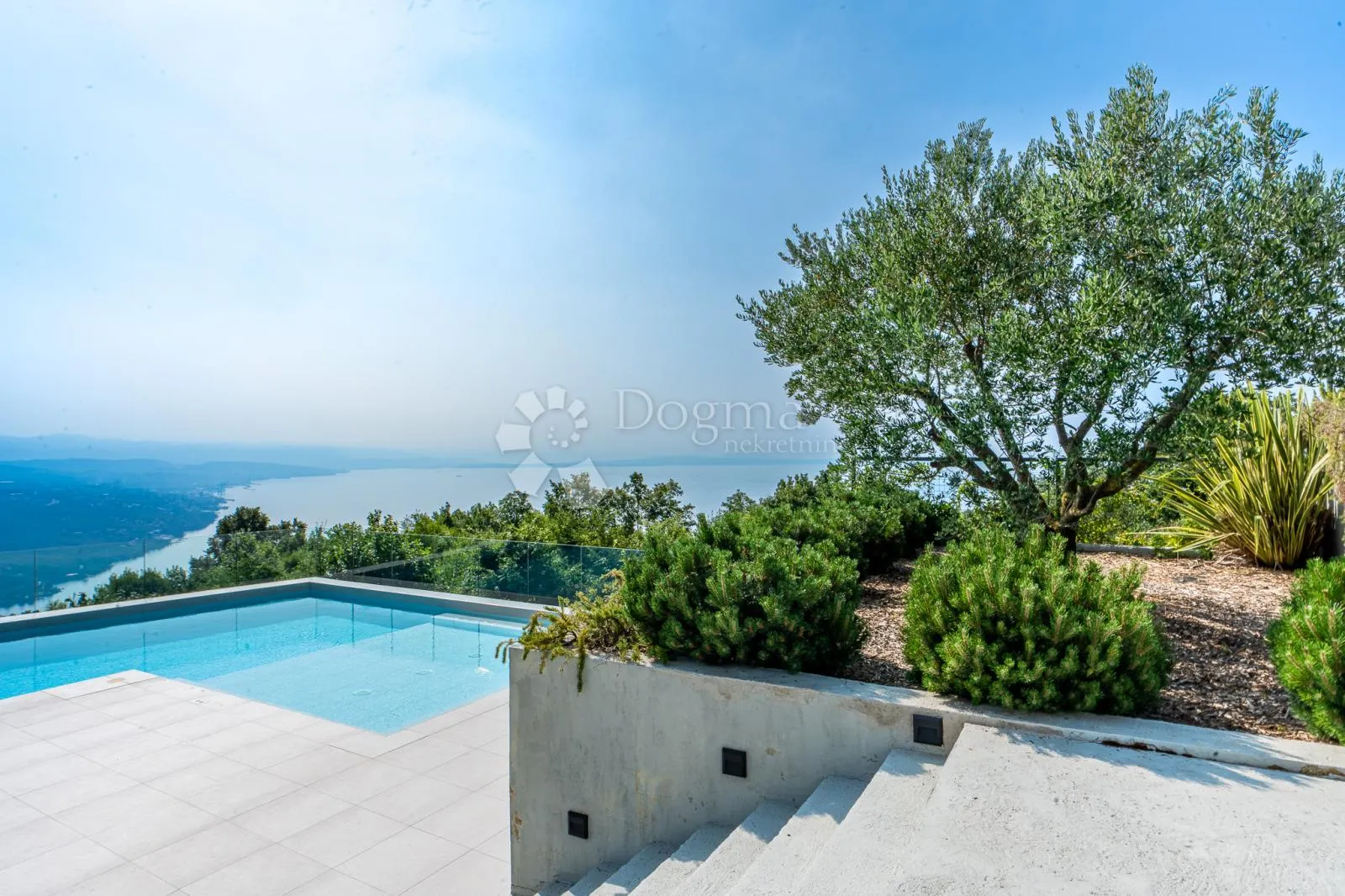 moderno opremljena ★★★★★ villa s bazenom i panoramskim pogledom na kvarner - slika 25