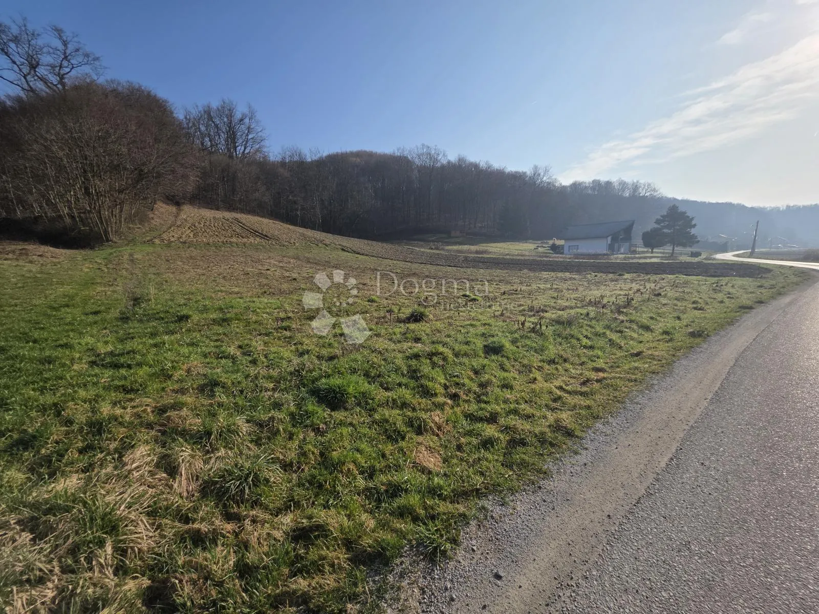 građevinsko zemljište 1.176 m² – ravan teren, mirna lokacija, blizina sv. križ začretja i zaboka - slika 3