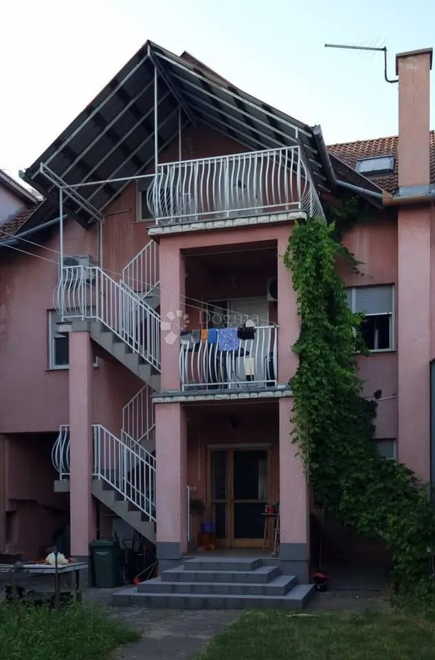 simpatičan stan u potkrovlju 80m2! - slika 7