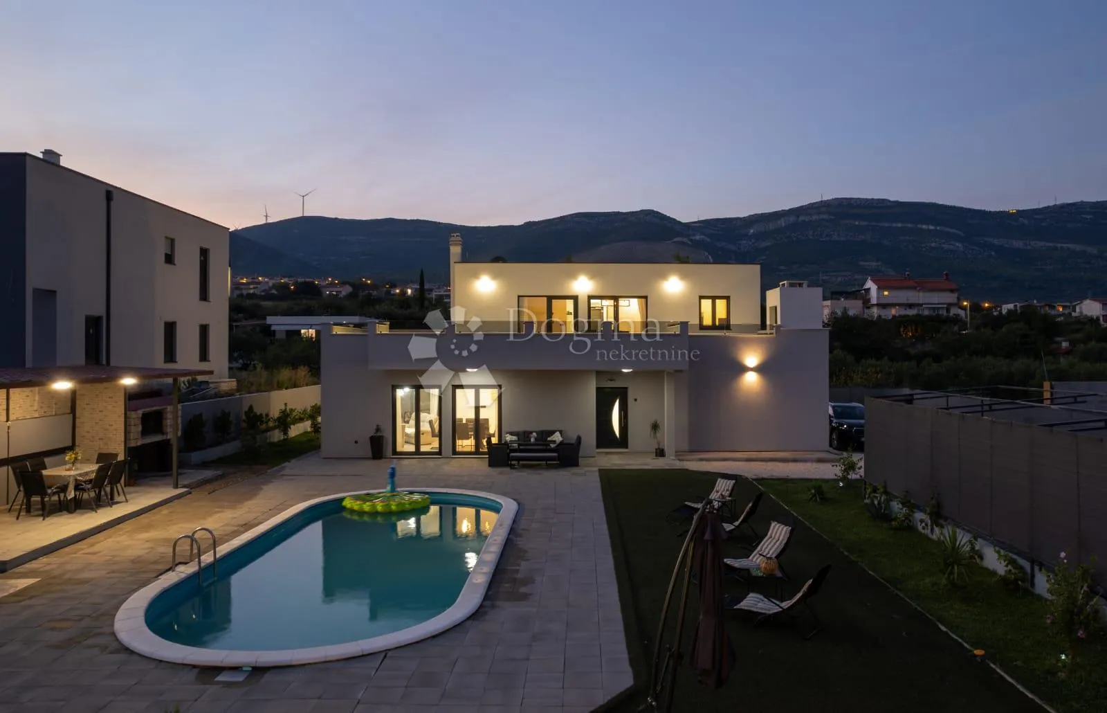 villa sa bazenom - slika 5