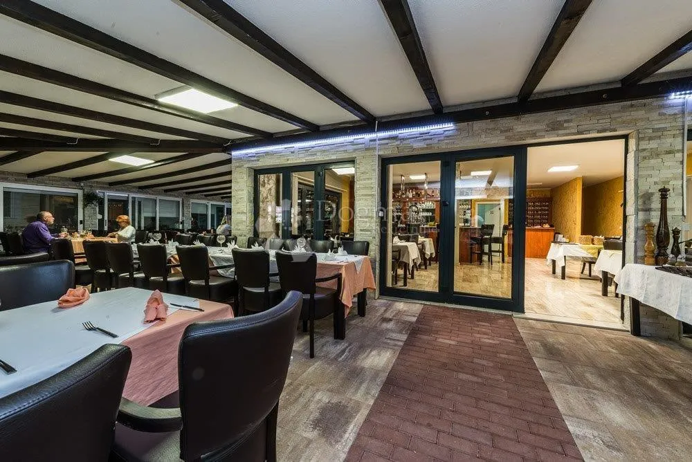 hotel novije gradnje sa 33 sobe u blizini mora - slika 18