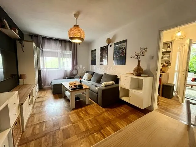 jadranovo,dvojna kuća 250 m od mora - slika 5