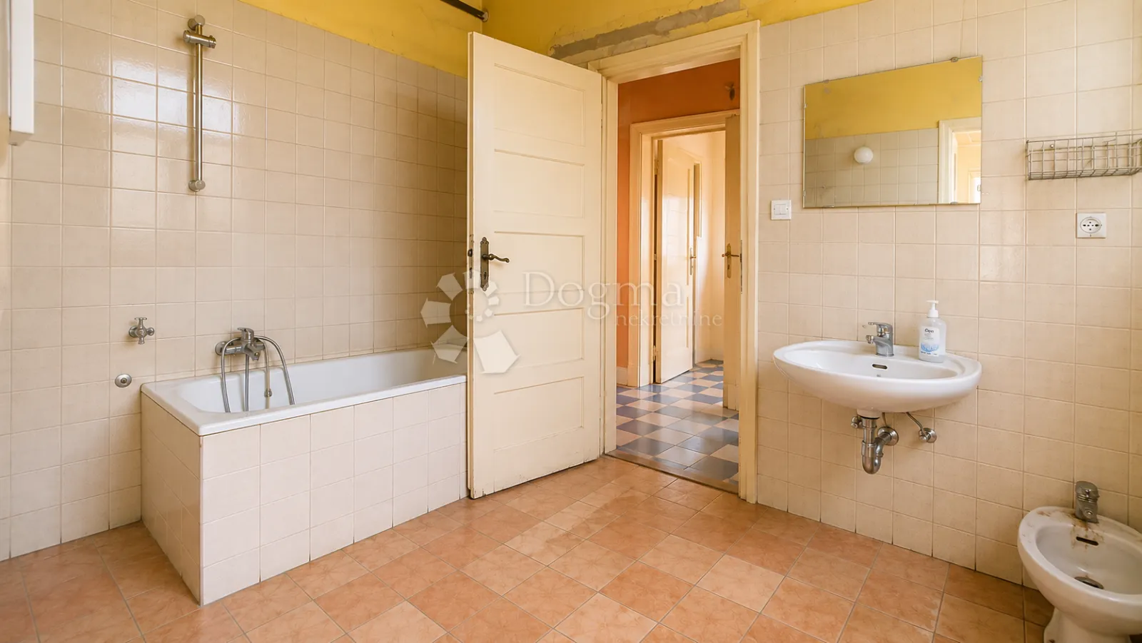 donji grad - stan 112 m² za kompletnu obnovu s pogledom na botanički vrt - slika 17