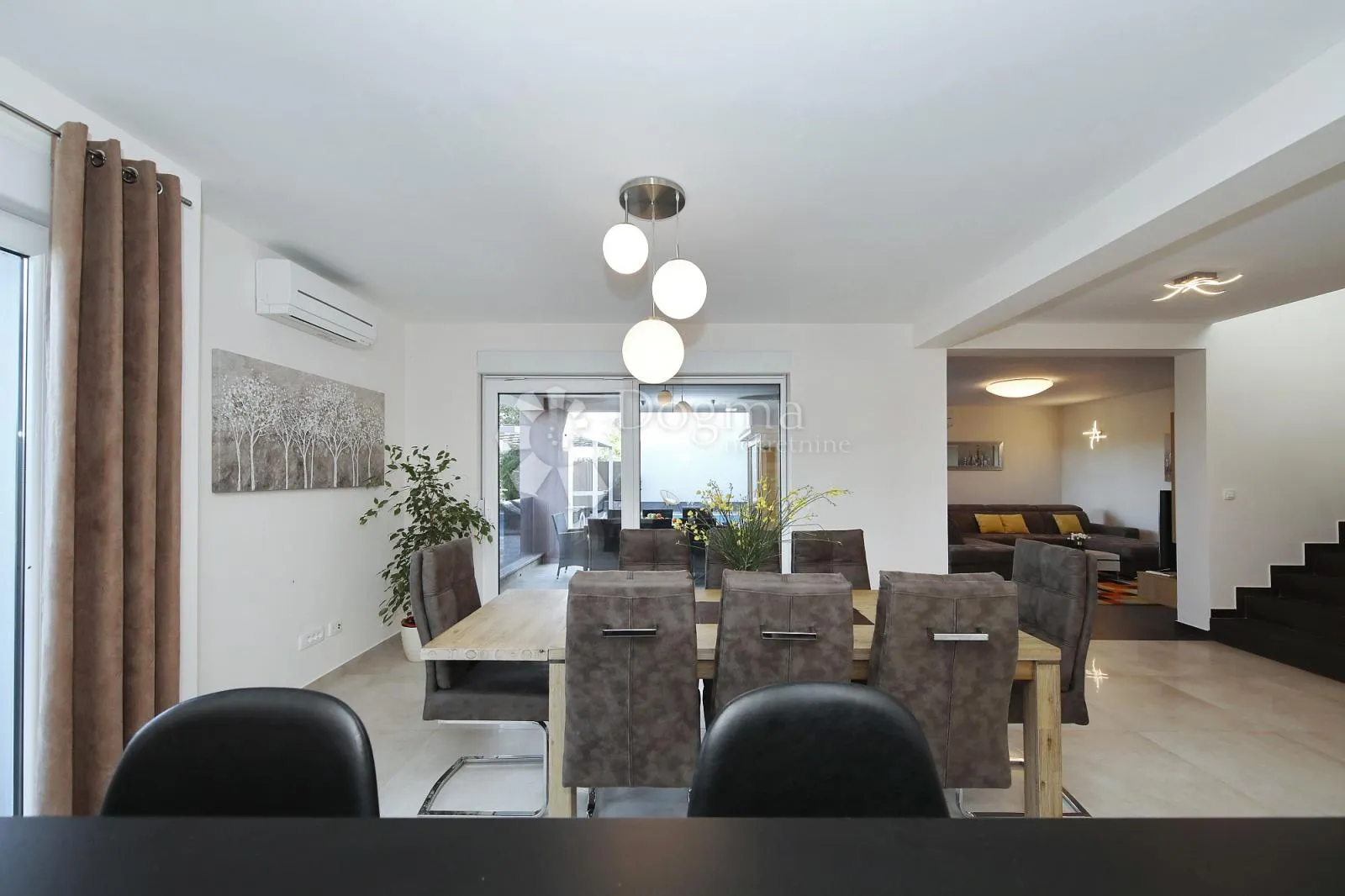 tri dizajnerske vile s bazenima i spa sadržajima-iznimna investicija na jadranu - slika 32