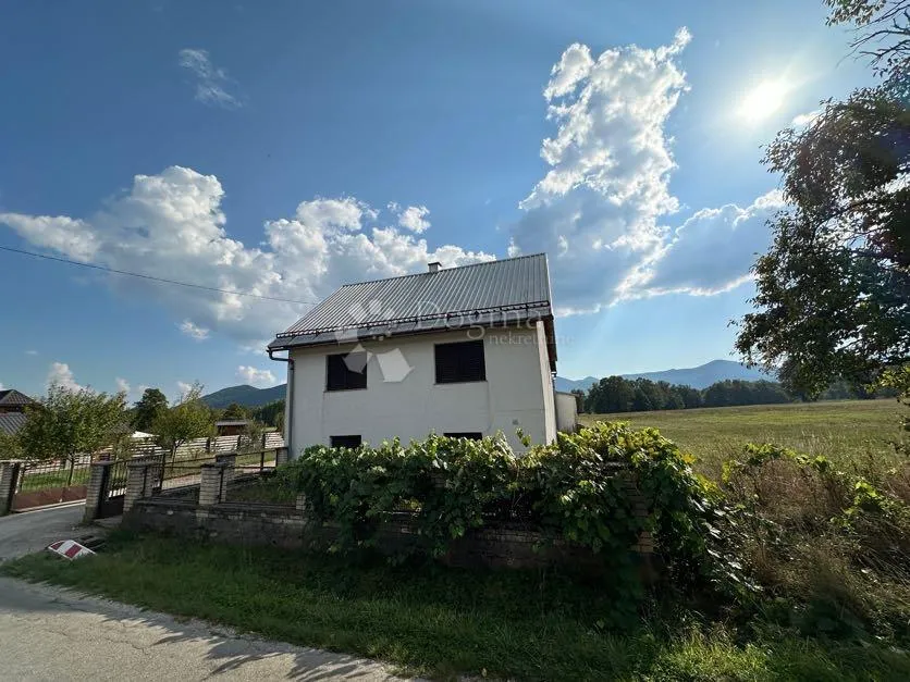 gospodarsko imanje, kuća sa pomoćnim objektima, pazarišta - slika 1