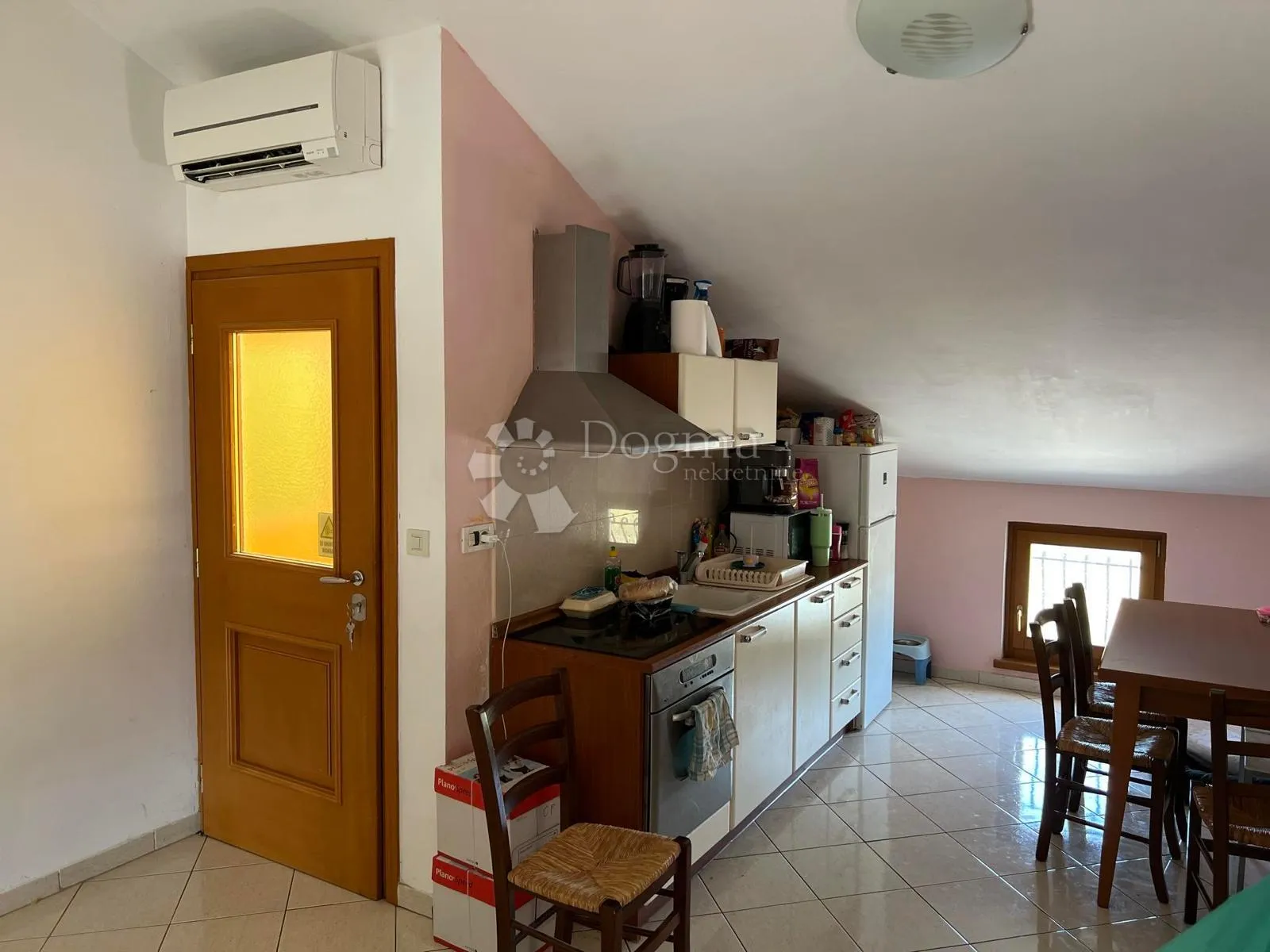 poreč (okolica) stan sa vrtom i bazenom - slika 7