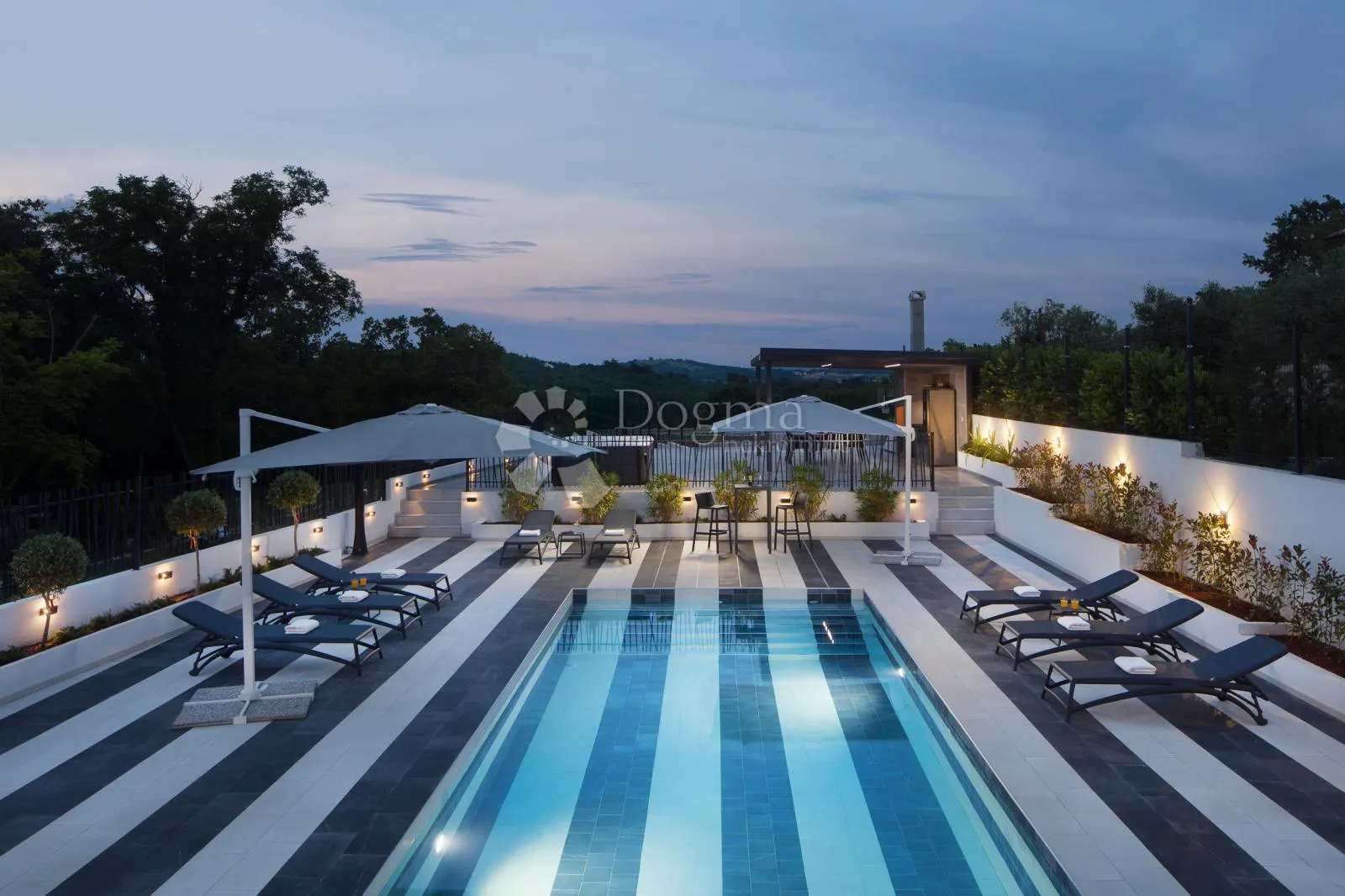 elegant modern villa with a luxurious estate and pool in istria - slika 2