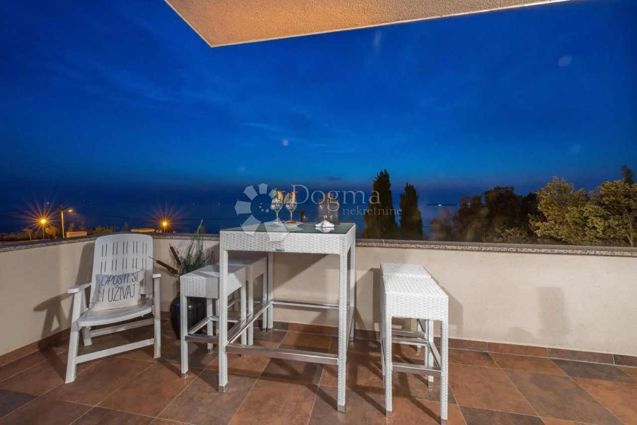penthouse prvi red uz more! - slika 2
