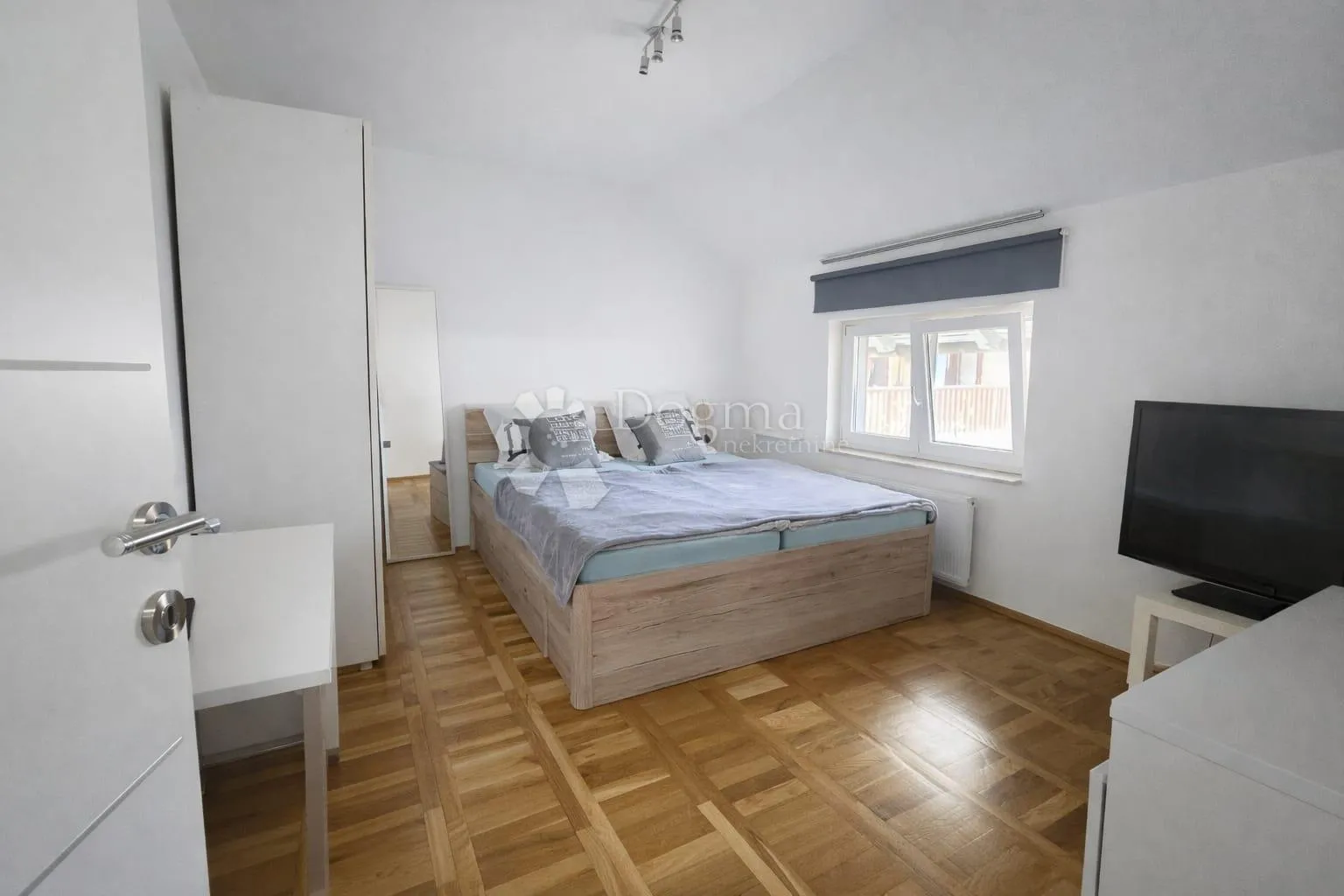 mogućnost tri stana, uredna dokumentacija, kredit - slika 9