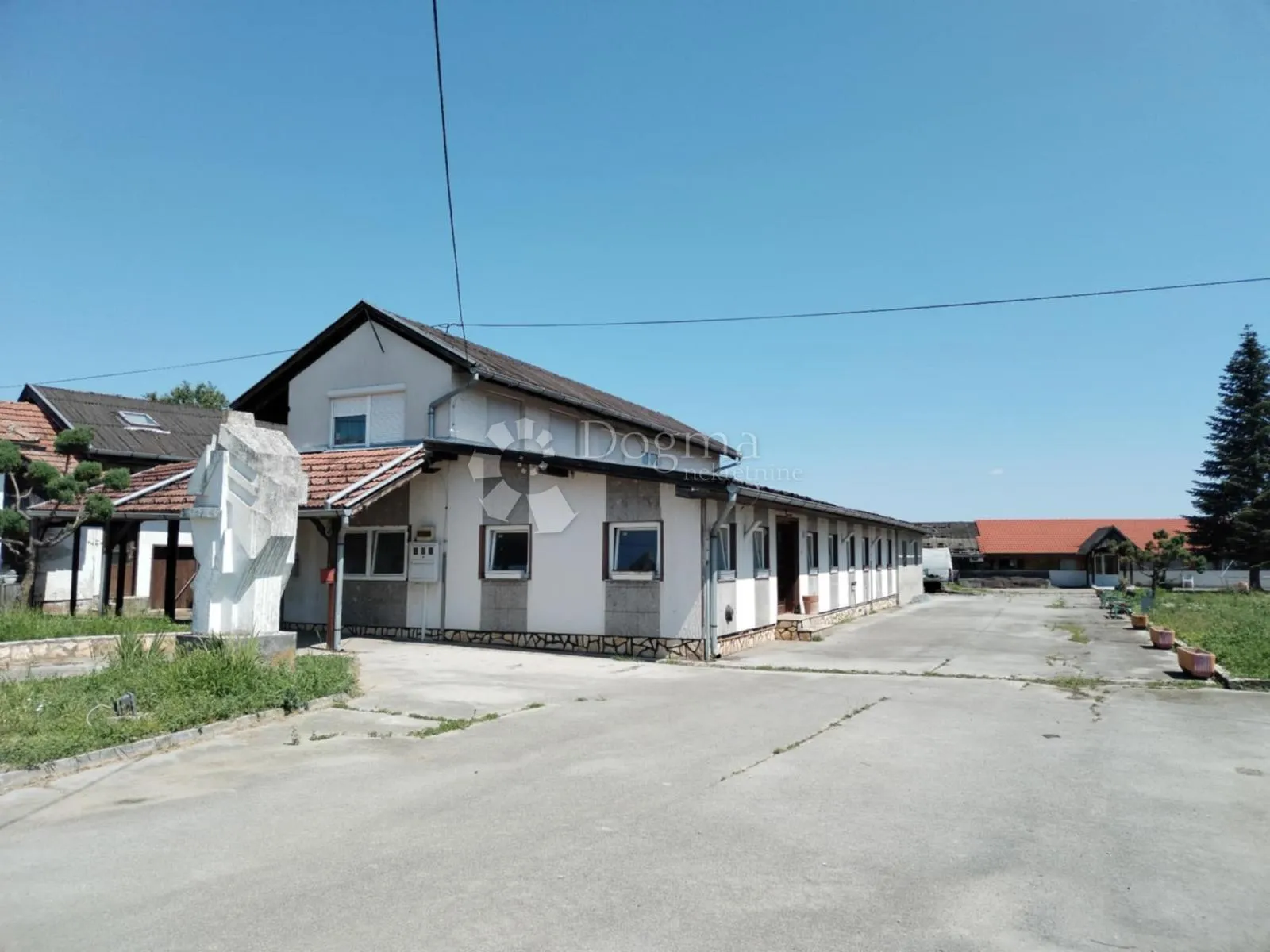nekretnina za potpunu adaptaciju – nekadašnji dom za starije osobe, budančevica - slika 3