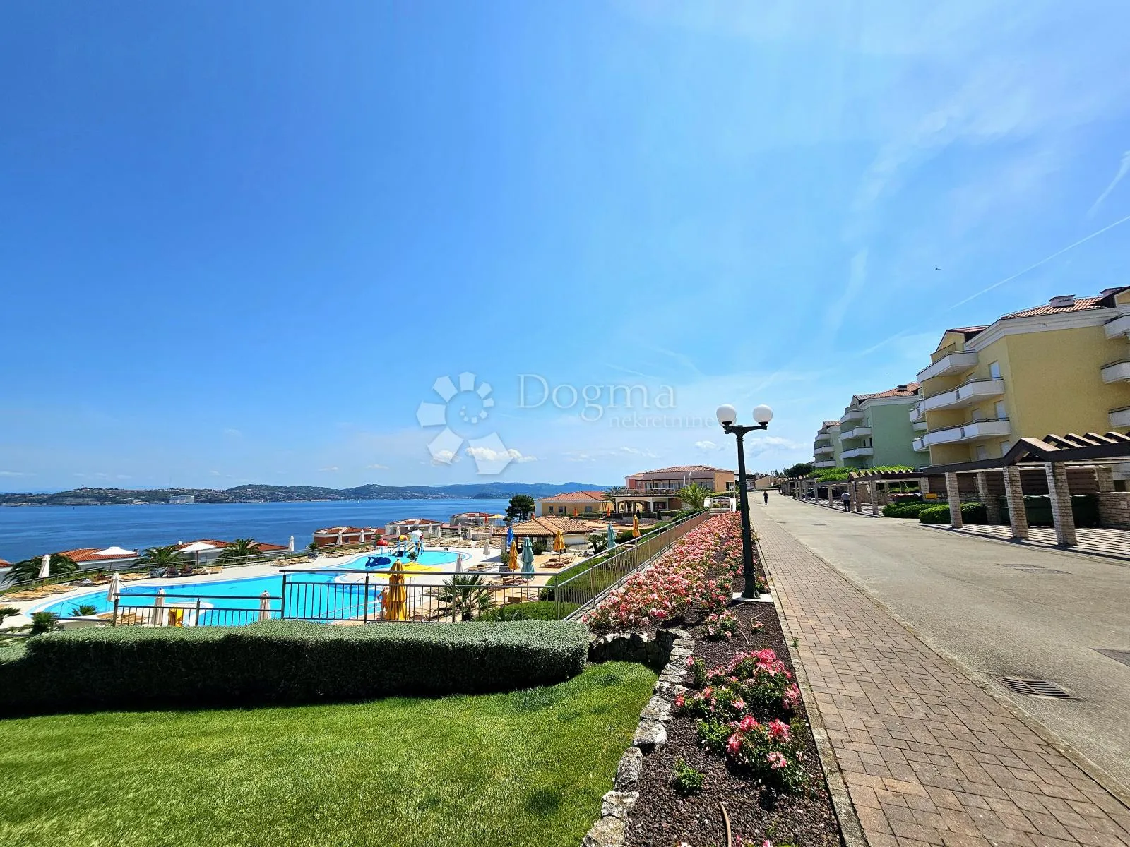 pogled more, prostrani stan - slika 18
