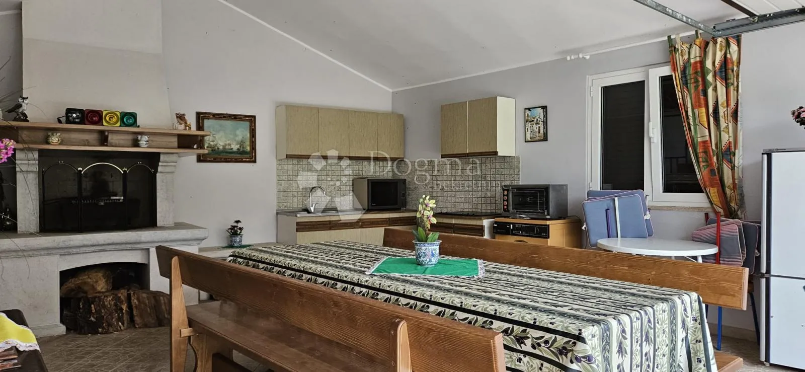ekskluzivno kuća na osami, okružena šumom - slika 25