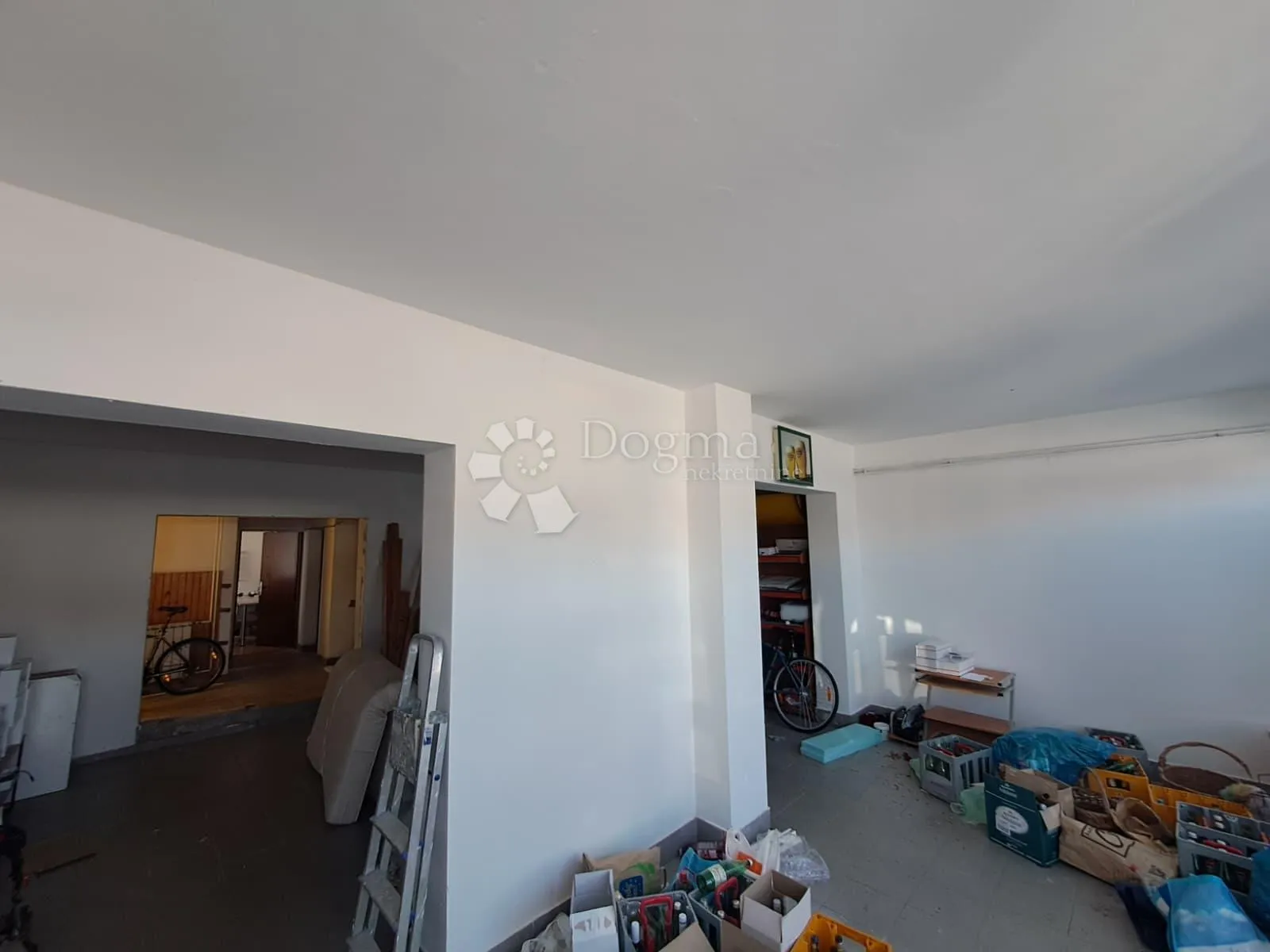 Poslovni prostor 96m2 u Sesvetama - Sesvete, Zagreb