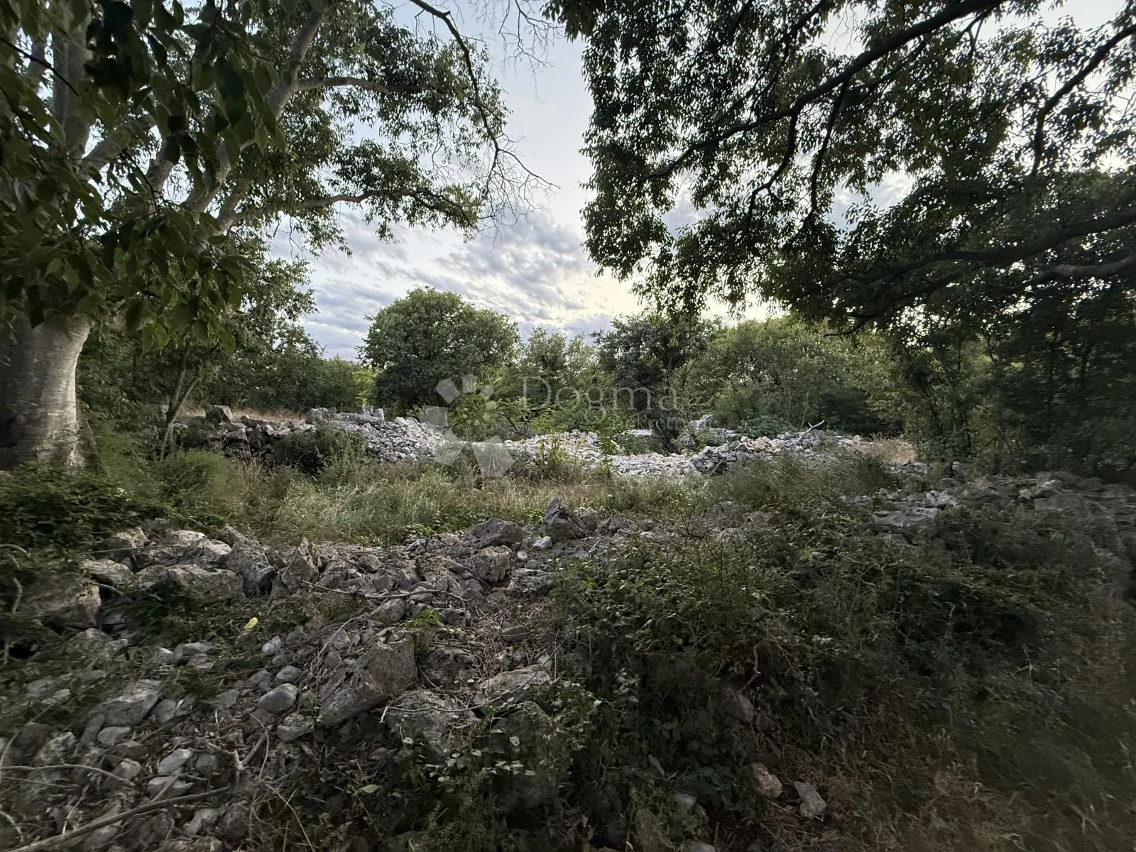 građevinsko zemljište garica - slika 1