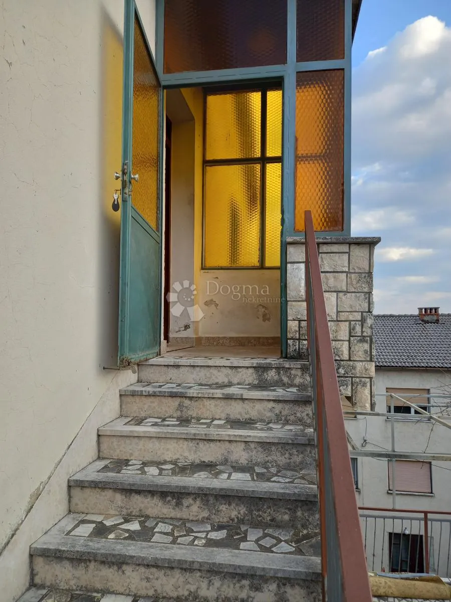 rijeka, g.drenova, kuća sa tri stana - slika 11