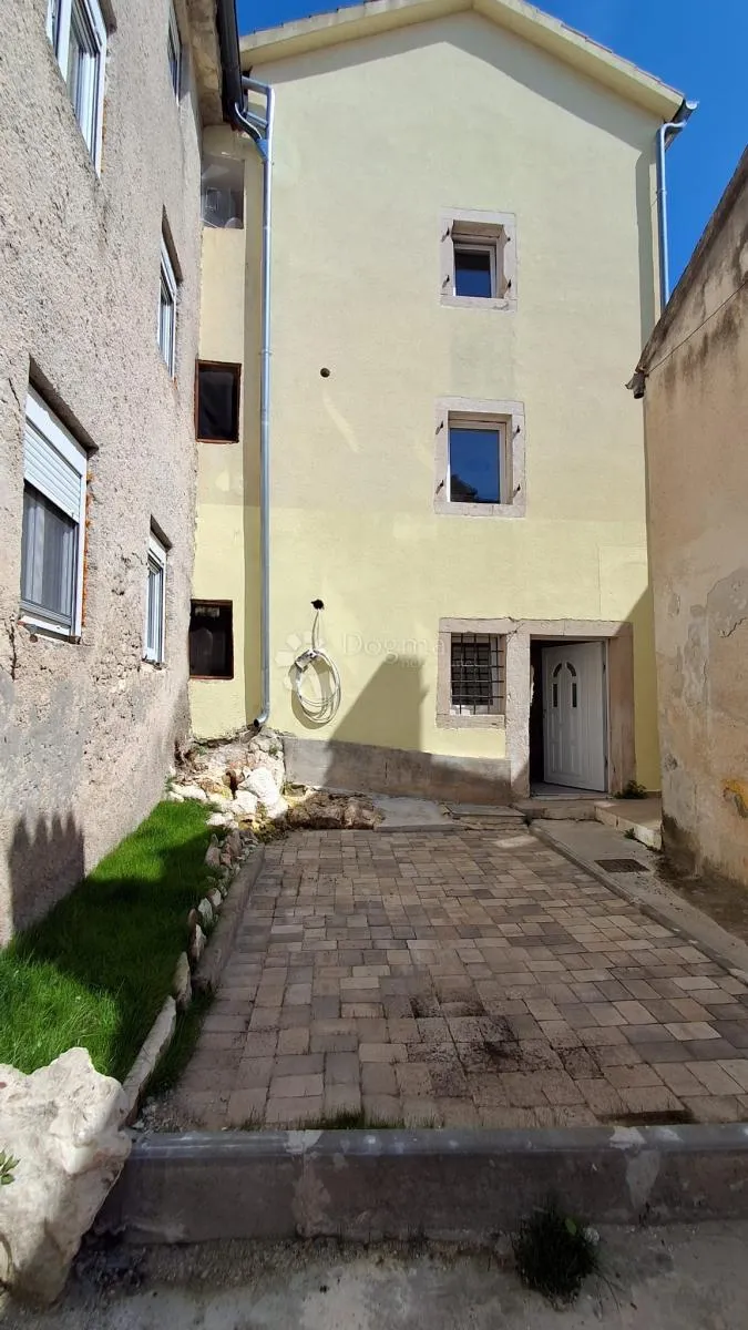 hitna prodaja- kuća medulin centar - slika 16