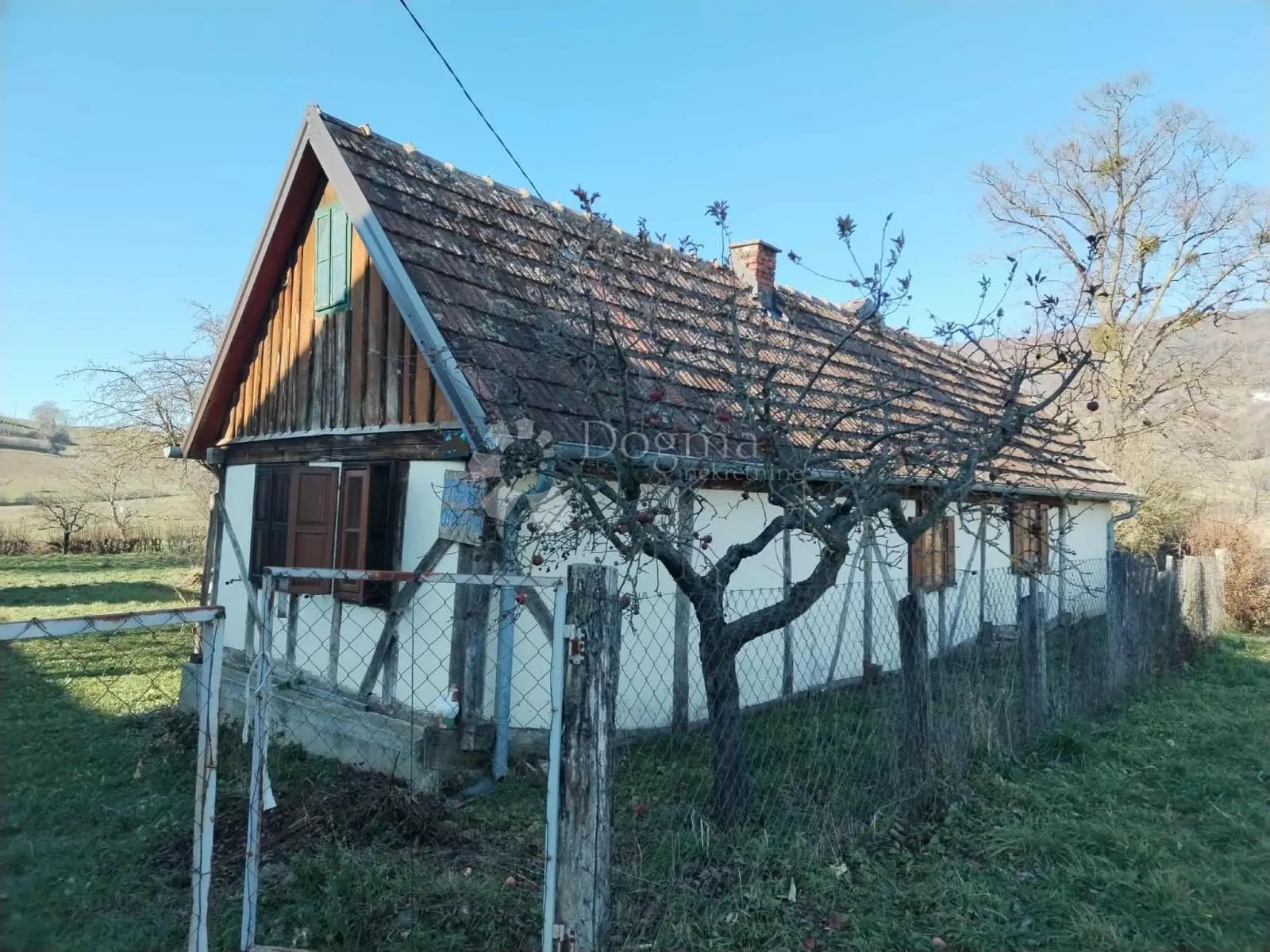 kalnička oaza mira – rustikalna kuća na velikoj parceli - slika 1