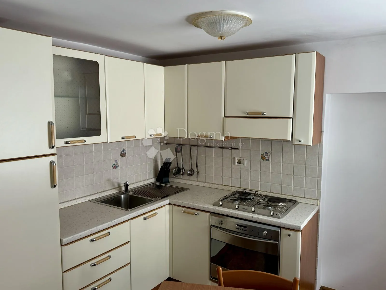 rovinj - kuća sa šest apartmana u srcu starog grada - slika 44