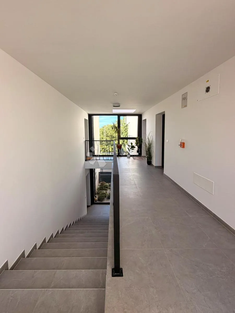 moderan stan 62,50 m² u novogradnji – 200 m od mora - slika 16
