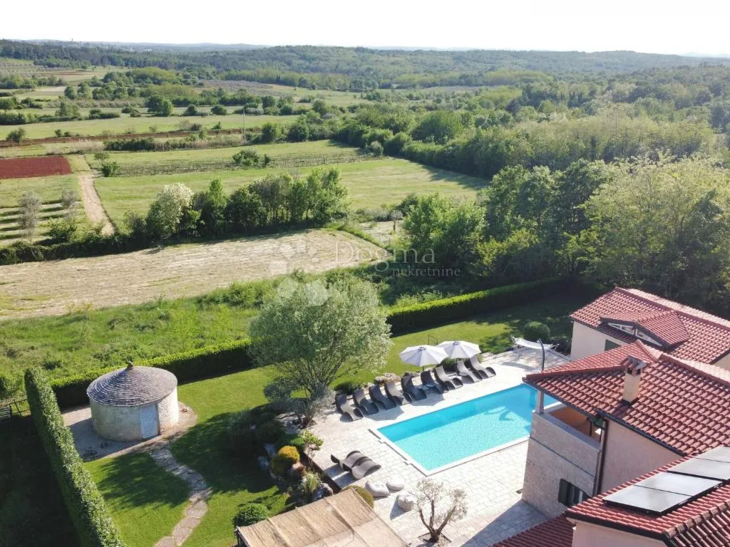 rustikalna istarska villa okružena prirodom - slika 2