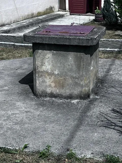 kuća sa 2 pomoćna objekta perušić konjsko brdo - slika 9