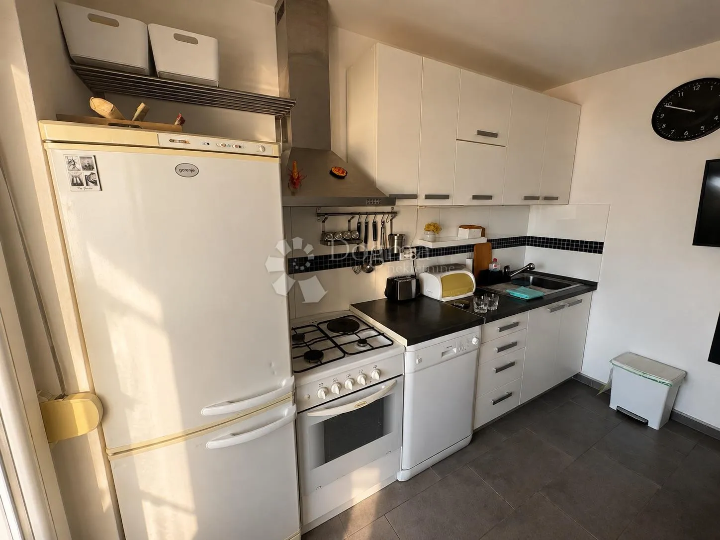 pag – apartman s pogledom na more i velikom terasom - slika 9