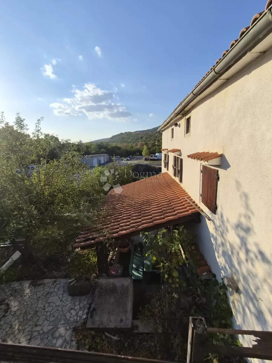 samostojeća kuća, 405m2, roč - slika 9
