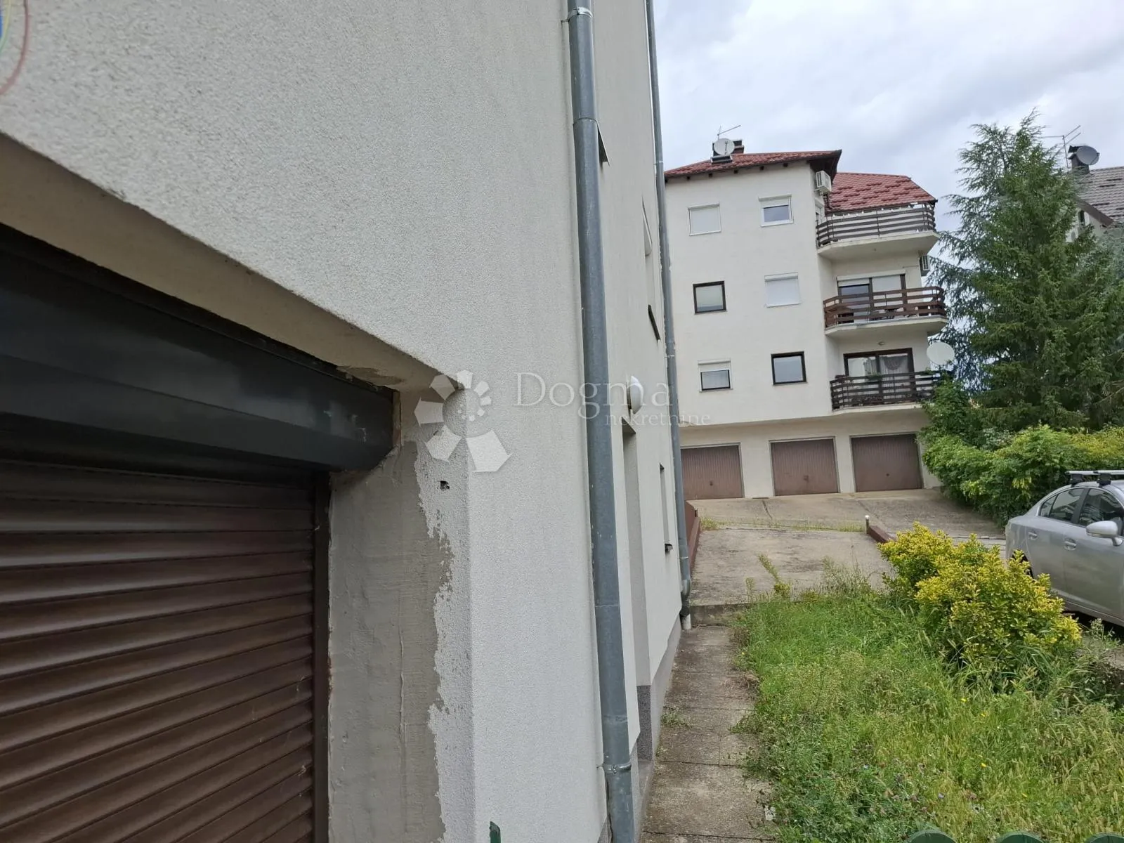 mikulići – stan 75 m² s terasom i izlazom u vrt - slika 18