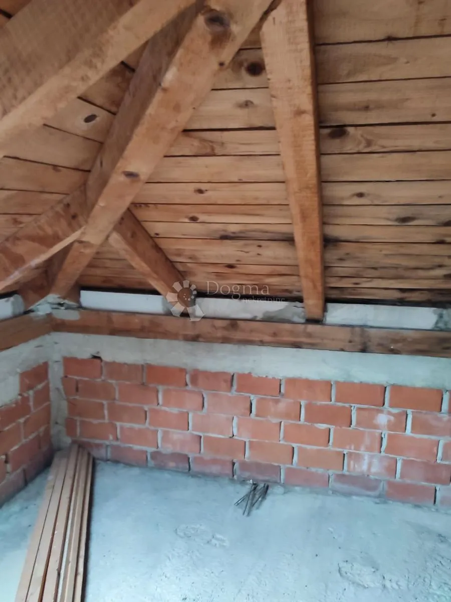 kuća s karakterom – vratno - slika 32