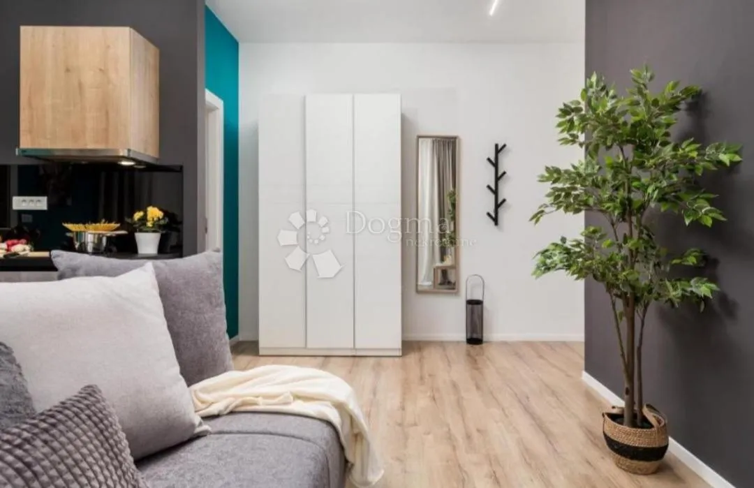 tri predivna apartmana u centru rijeke - slika 7