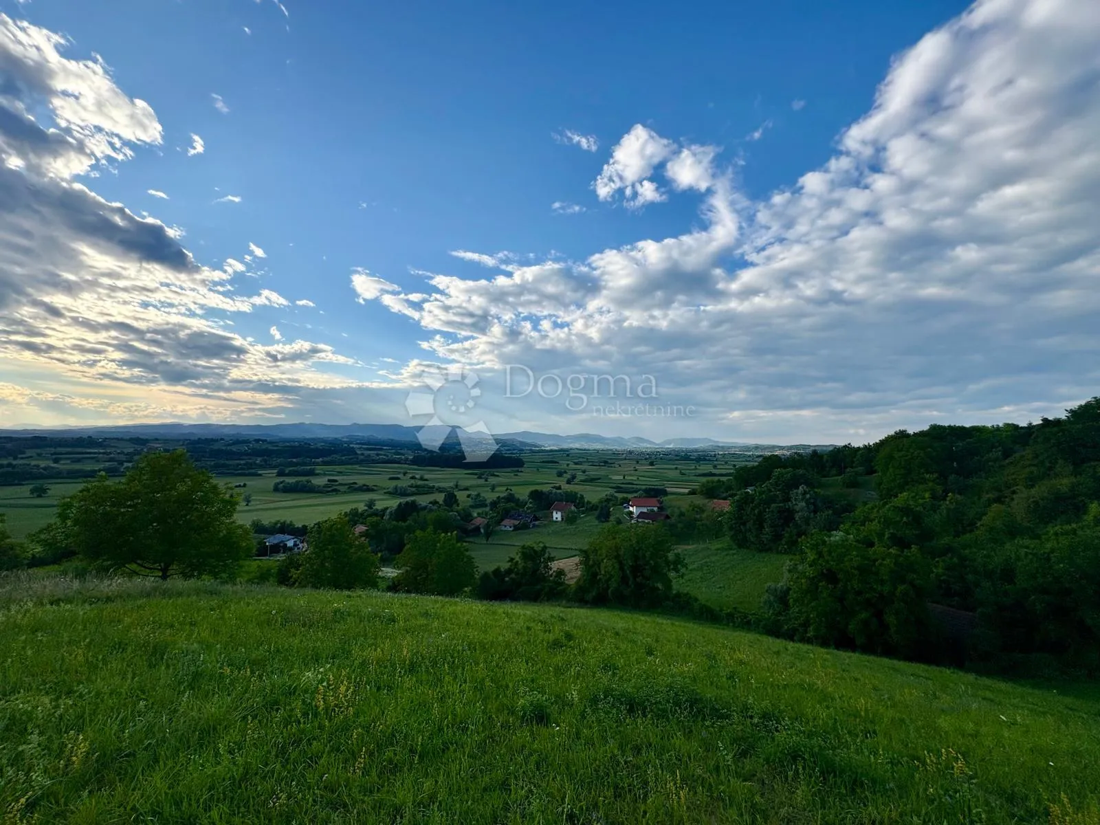 investicijsko imanje s pogledom na dolinu sutle - slika 42