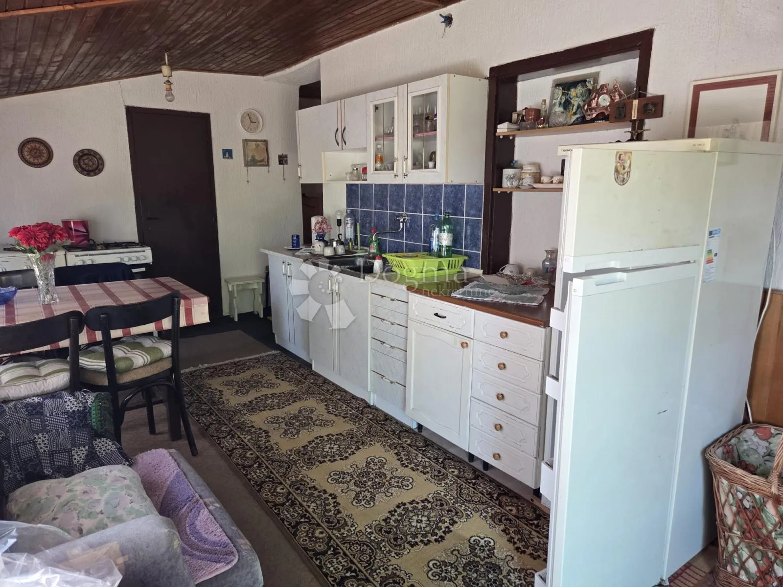 prostrana kuća s 2 stana u grabovcu - slika 16