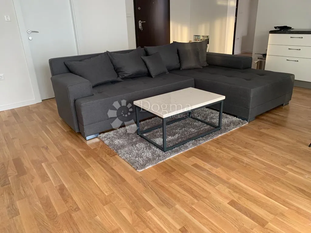 vodice-novogradnja sa garažom, 143m2 - slika 19