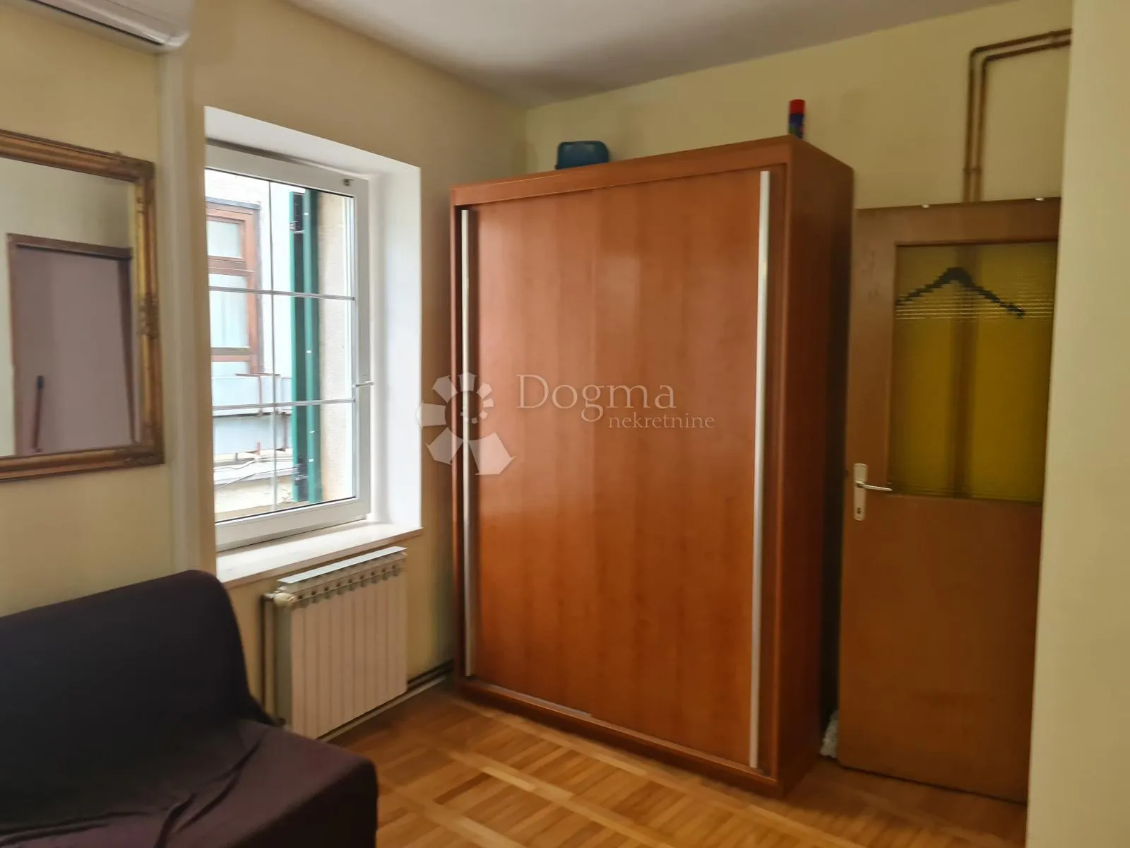 šibenik centar - kamena kuća blizu rive - slika 34