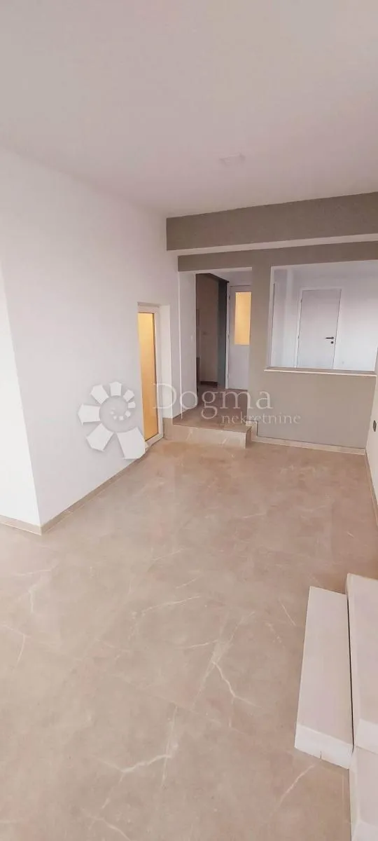 apartman s predivnim pogledom na more - slika 6