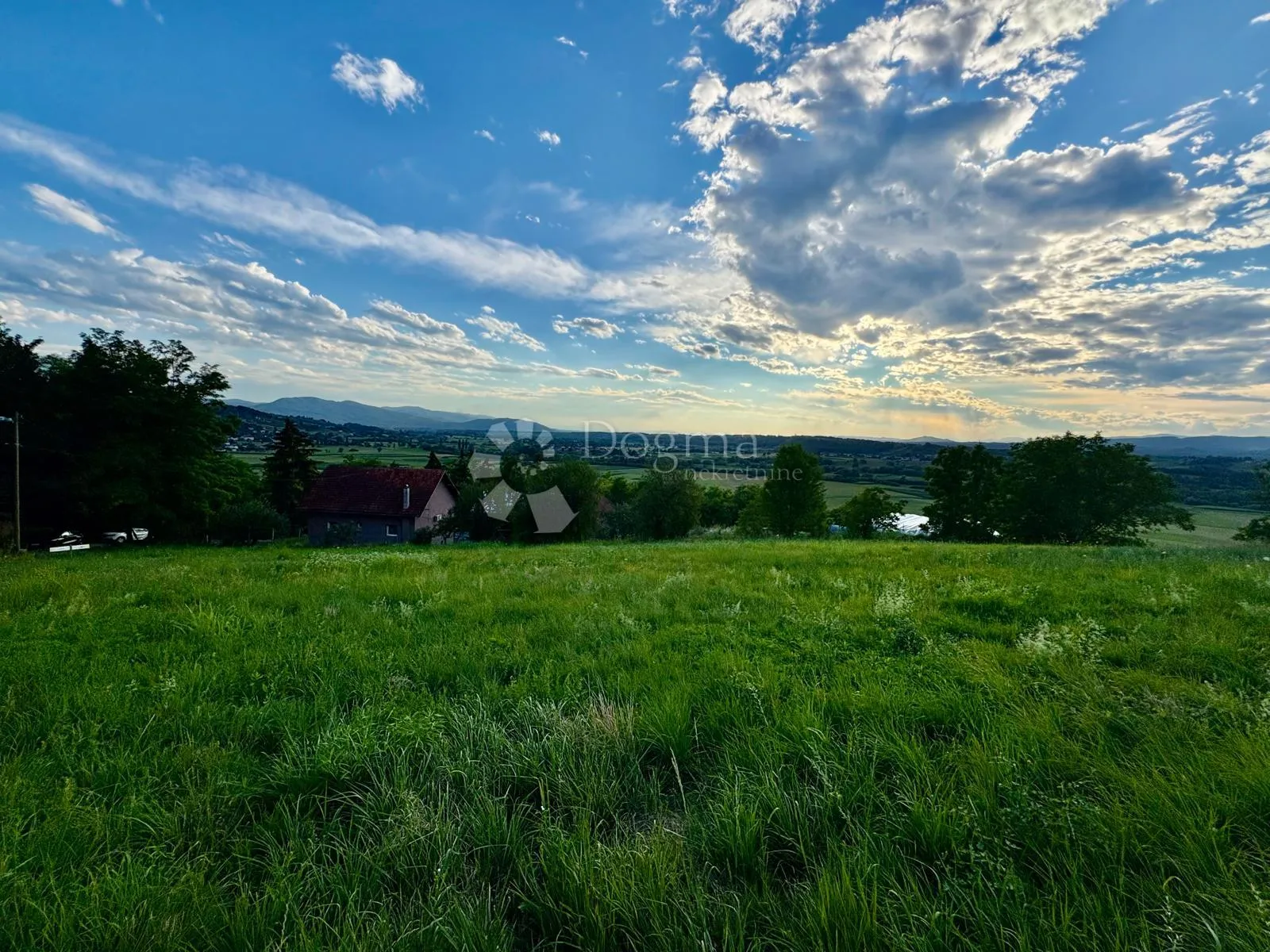 investicijsko imanje s pogledom na dolinu sutle - slika 46