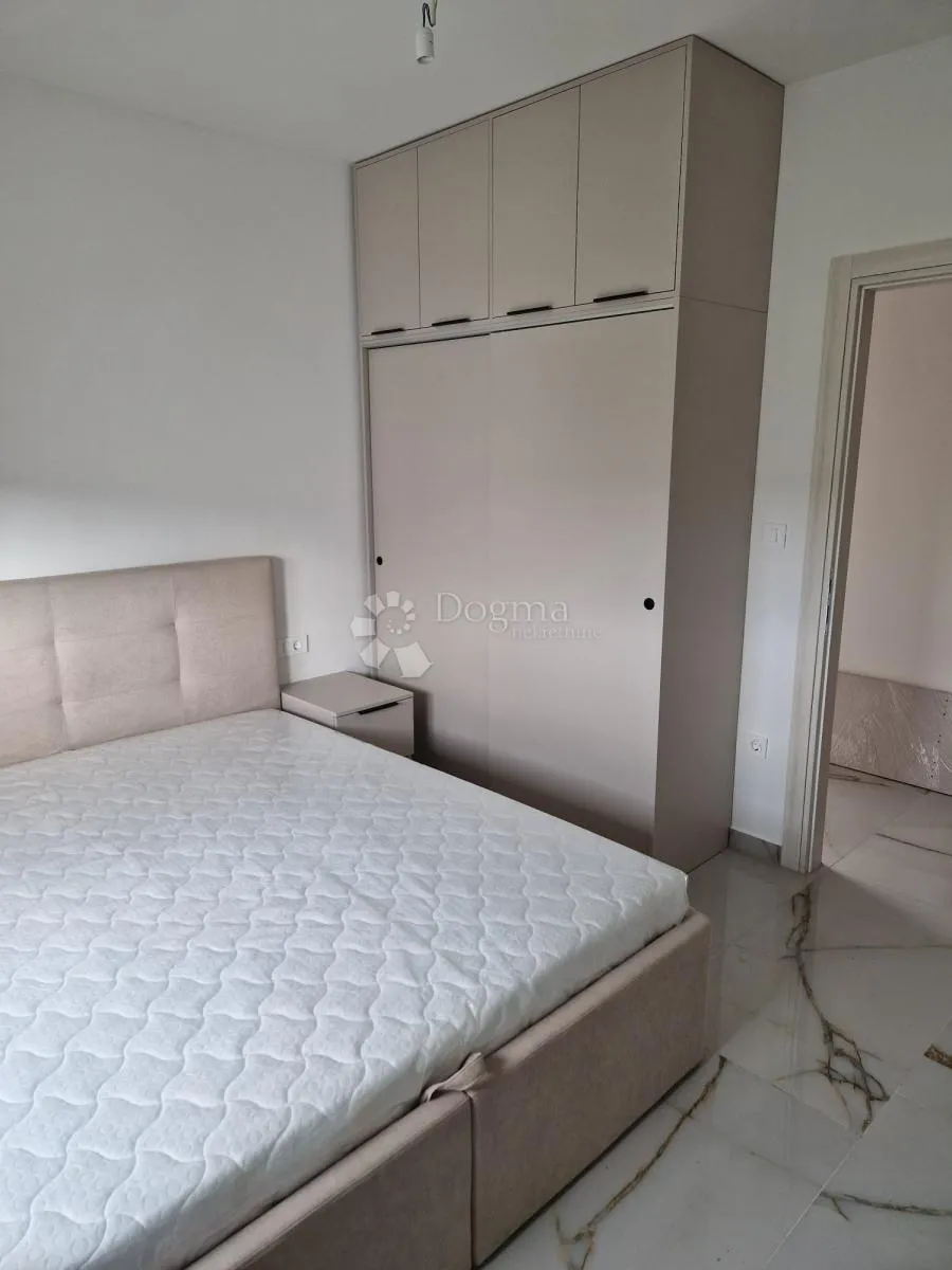 dvoetažni apartman u palitu sa prekrasnom krovnom terasom - slika 8